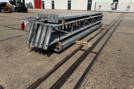 8.00 x 16.00m (128m²)